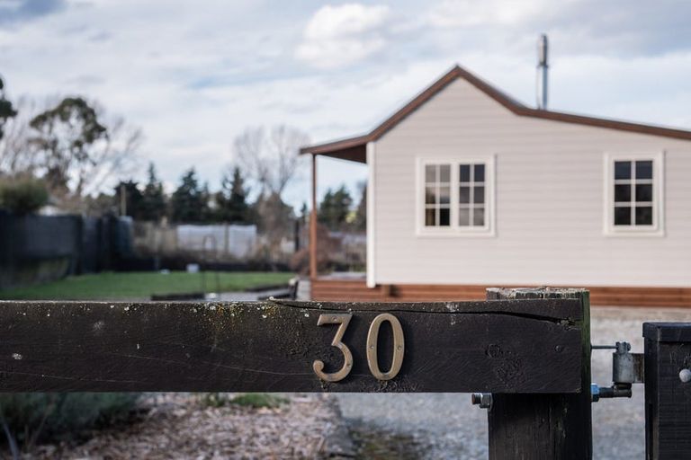 Photo of property in 30 Charles Street, Cave, 7984