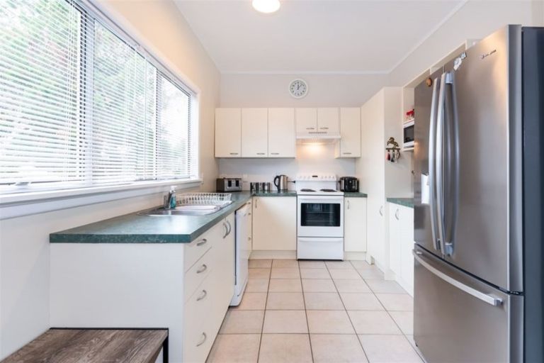 Photo of property in 60 Waimumu Road, Massey, Auckland, 0614