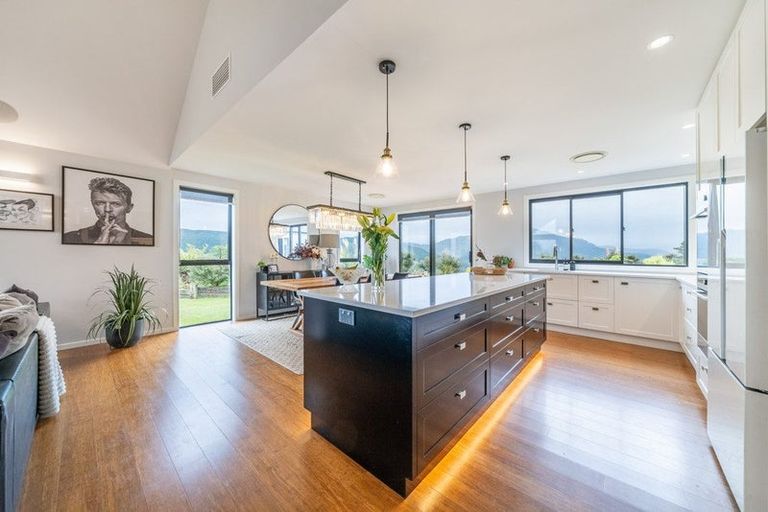 Photo of property in 49 Crest Road, Akatarawa, Upper Hutt, 5372