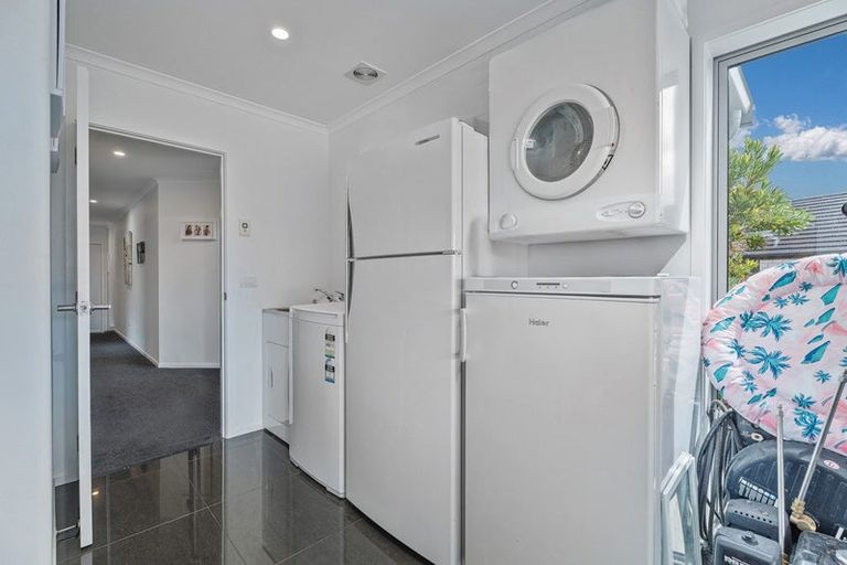 Photo of property in 18 Roseberry Place, Whitianga, 3510