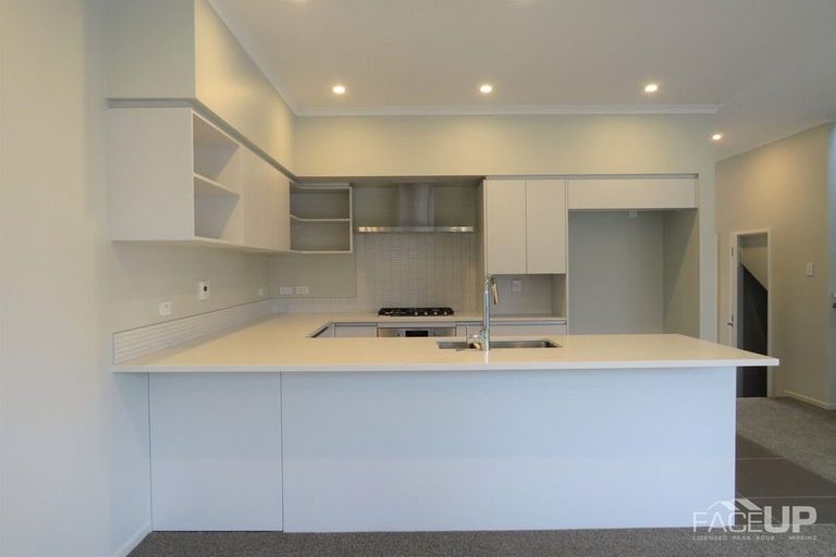 Photo of property in 10 Kauri Amber Road, Westgate, Auckland, 0614