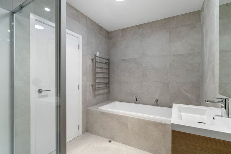 Photo of property in 15 Isabella Lane, Henderson, 0610