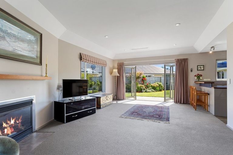 Photo of property in 32 Ashview Place, Rangiora, 7400