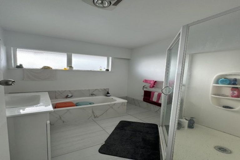 Photo of property in 3 Riverina Avenue, Pakuranga, Auckland, 2010