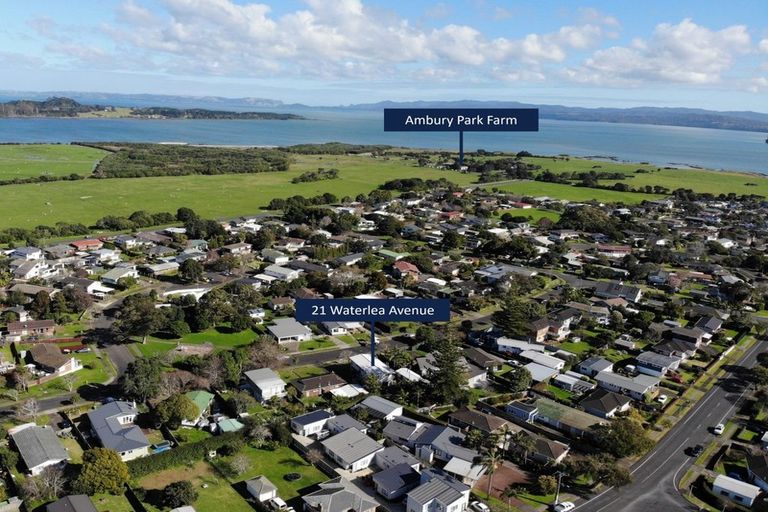 Photo of property in 21 Waterlea Avenue, Mangere Bridge, Auckland, 2022