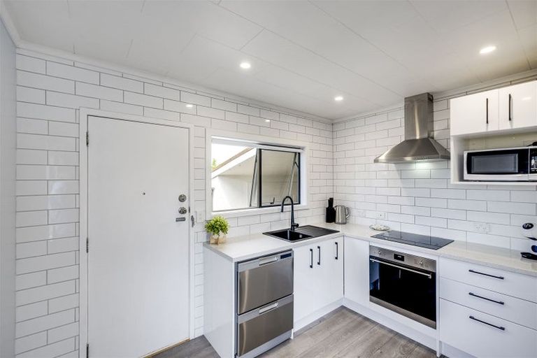 Photo of property in 27 York Avenue, Tamatea, Napier, 4112