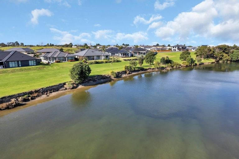 Photo of property in 10 Pukeko Street, Ruakaka, 0116