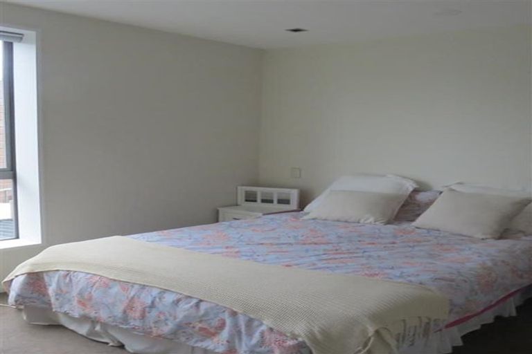 Photo of property in Patent 326 Apartments, 204s/326 Evans Bay Parade, Hataitai, Wellington, 6021