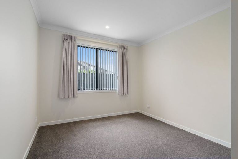 Photo of property in 22 Carnation Court, Cambridge, 3434
