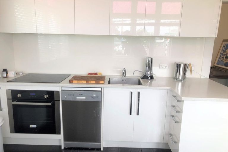 Photo of property in 7 Queens Parade, Devonport, Auckland, 0624