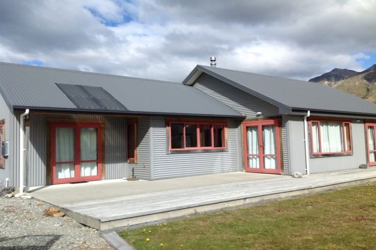 Photo of property in 1 Lancaster Place, Glenorchy, 9372