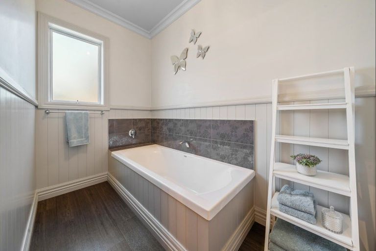 Photo of property in 112 Princess Street, Waitara, 4383