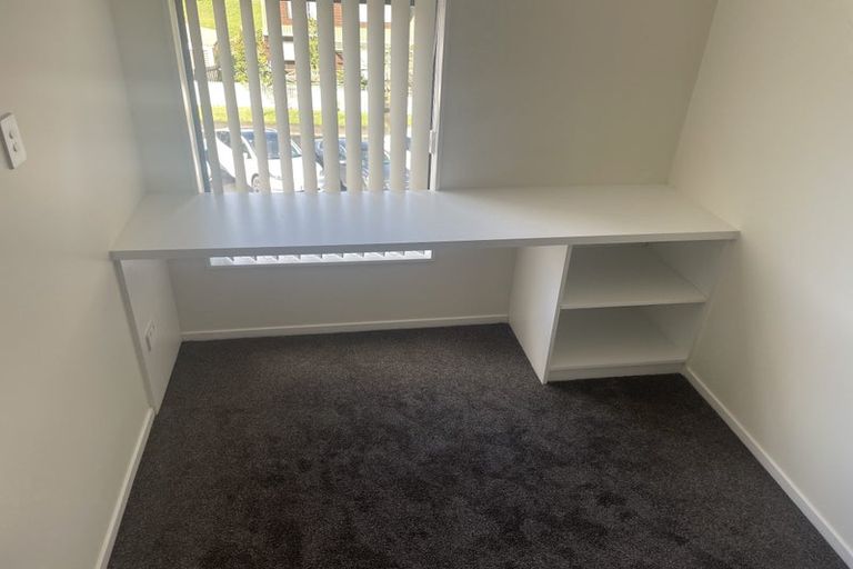 Photo of property in 45d Greenvalley Rise, Glenfield, Auckland, 0629