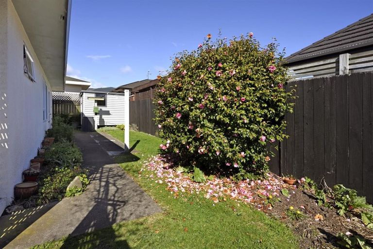 Photo of property in 2/11 Stead Crescent, Stoke, Nelson, 7011