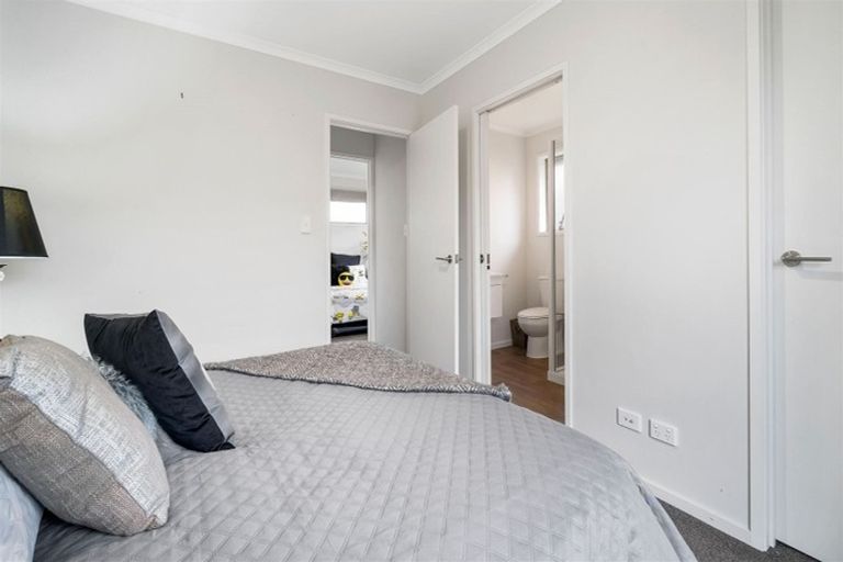 Photo of property in 36 Shillingford Boulevard, Rolleston, 7615