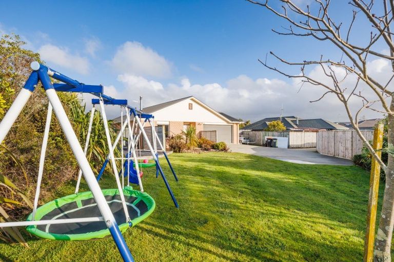 Photo of property in 23 Woodgate Court, Fitzherbert, Palmerston North, 4410