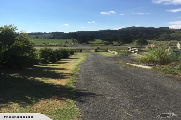 Photo of property in 1283 State Highway 16, Waimauku, 0883