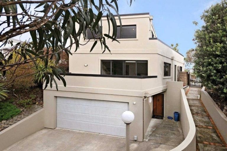 Photo of property in 4 Flaxmere Street, Waikanae Beach, Waikanae, 5036