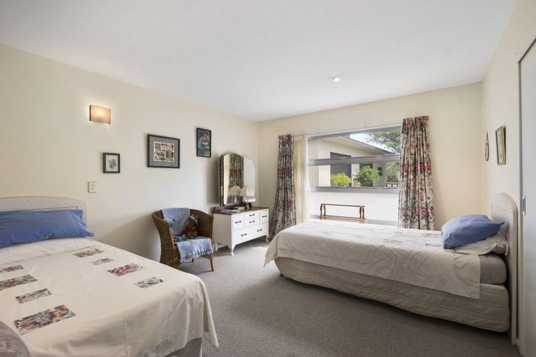 Photo of property in 14 Branksome Place, Aokautere, Palmerston North, 4471