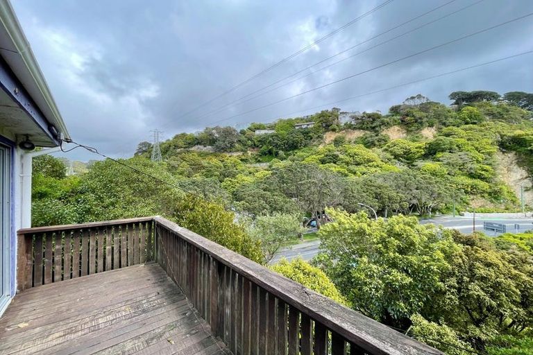 Photo of property in 2 Curtis Street, Northland, Wellington, 6012