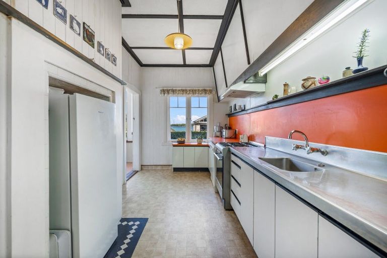 Photo of property in 3 Cambridge Terrace, Devonport, Auckland, 0624