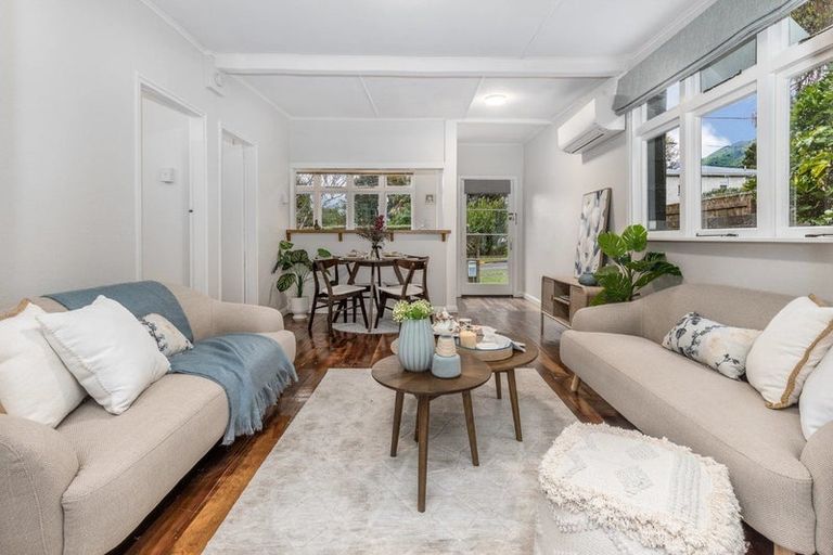Photo of property in 12 Hira Street, Waikanae, 5036