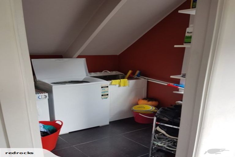 Photo of property in 42 Fortification Road, Karaka Bays, Wellington, 6022