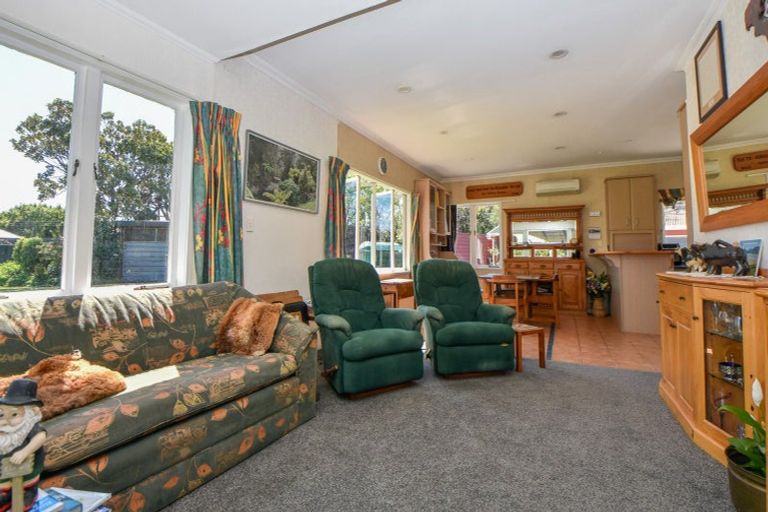 Photo of property in 258 High Street North, Carterton, 5713