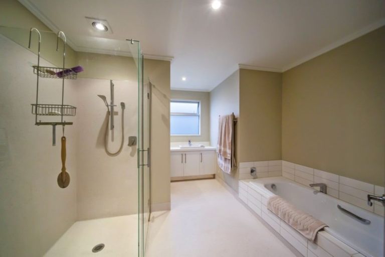 Photo of property in 1/297 Carrington Street, Vogeltown, New Plymouth, 4310