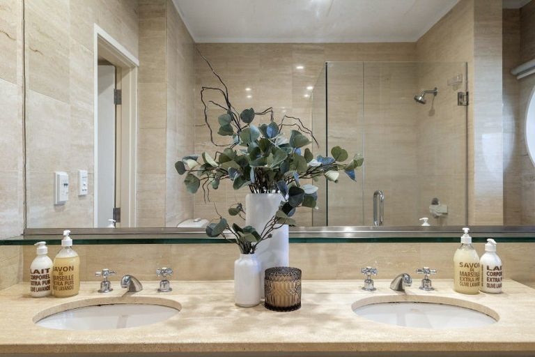 Photo of property in Shangri La Apartments, 10/97 Jervois Road, Herne Bay, Auckland, 1011