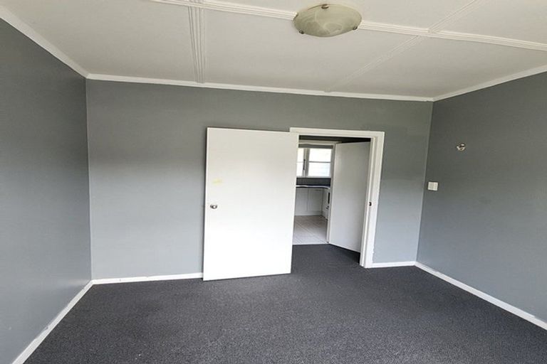 Photo of property in 3b Kopara Grove, Stokes Valley, Lower Hutt, 5019