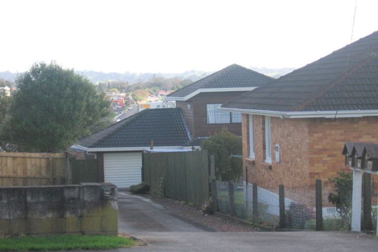 Photo of property in 2/4 Mcleod Road, Henderson, Auckland, 0612