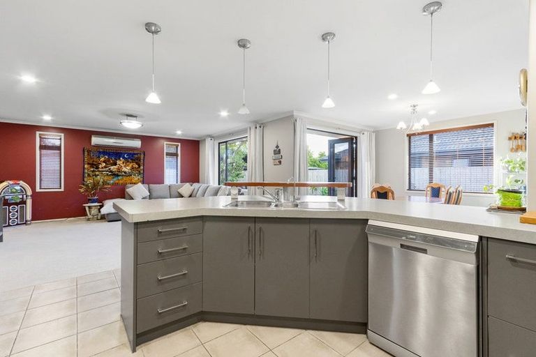 Photo of property in 14 Wiltshire Drive, Huntington, Hamilton, 3210