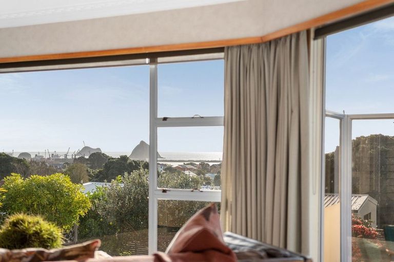 Photo of property in 410 Devon Street West, Lynmouth, New Plymouth, 4310