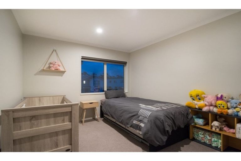 Photo of property in 6 Vincent Mcgrath Crescent, Swanson, Auckland, 0614