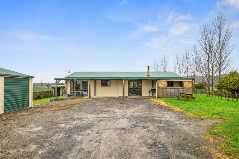 Photo of property in 293 Koputarao Road, Koputaroa, Shannon, 5575
