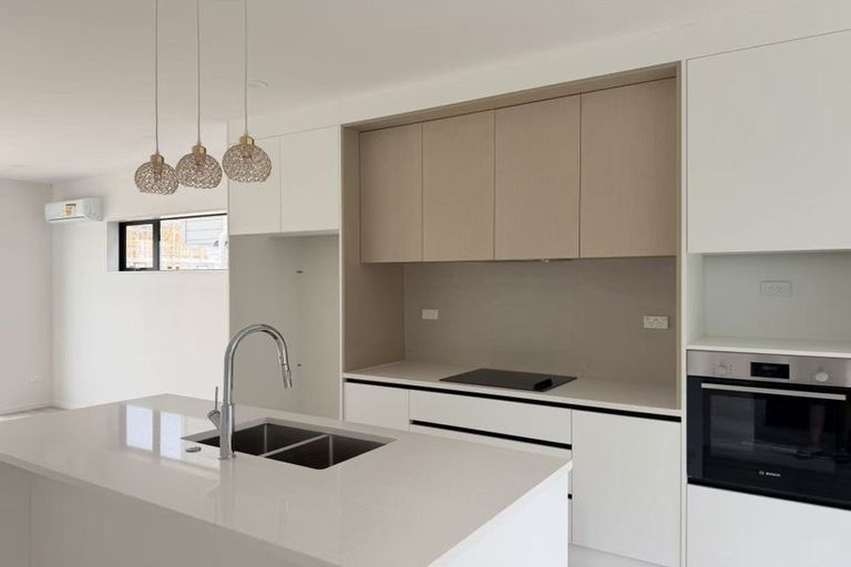 Photo of property in 31 Whiteywood Street, Westgate, 0814