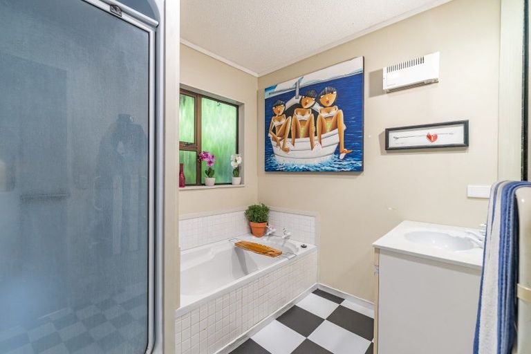 Photo of property in 14 Westhaven Drive, Tawa, Wellington, 5028