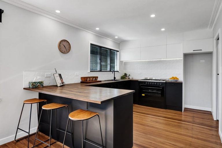 Photo of property in 226 Tukapa Street, Westown, New Plymouth, 4310