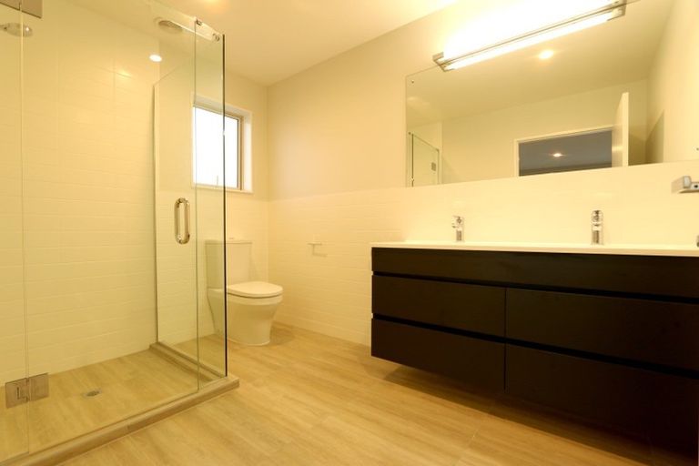 Photo of property in 5e Melia Place, Stanmore Bay, Whangaparaoa, 0932