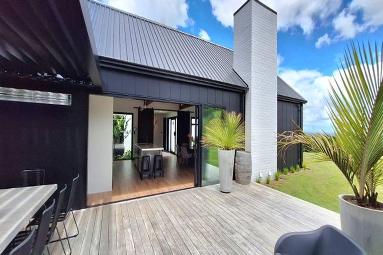 Photo of property in 46 Harry Dreadon Road, Opaheke, Papakura, 2584