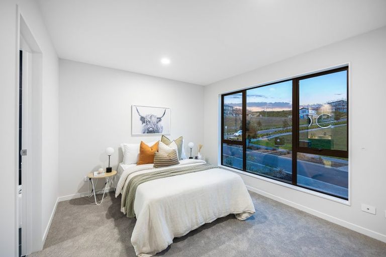 Photo of property in 15 Kumukumu Road, Long Bay, Auckland, 0630