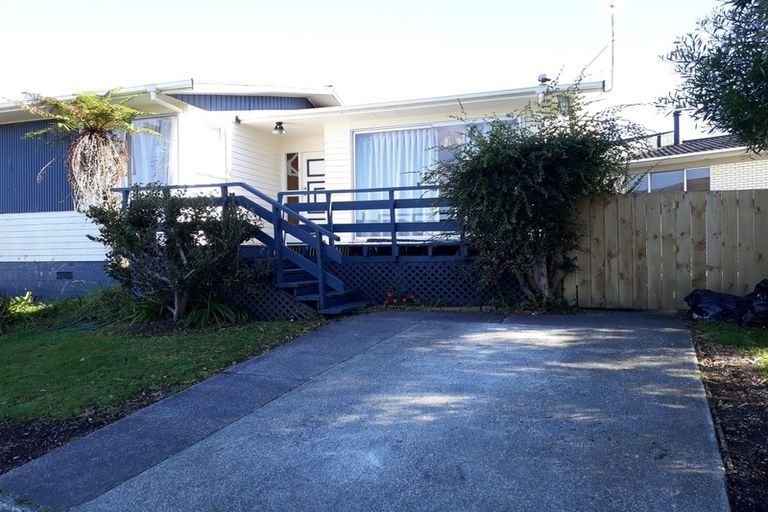 Photo of property in 43 Walworth Avenue, Pakuranga Heights, Auckland, 2010