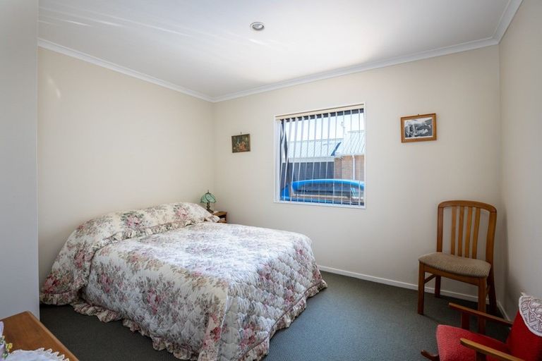 Photo of property in 9a Simons Street, Moturoa, New Plymouth, 4310