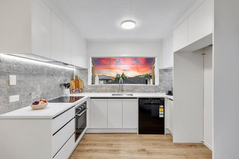 Photo of property in 38d Hetherington Road, Ranui, Auckland, 0612