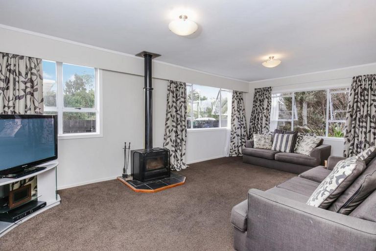 Photo of property in 11 Chorley Avenue, Massey, Auckland, 0614