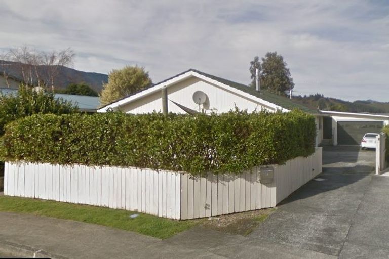 Photo of property in 5a Roband Crescent, Brown Owl, Upper Hutt, 5018