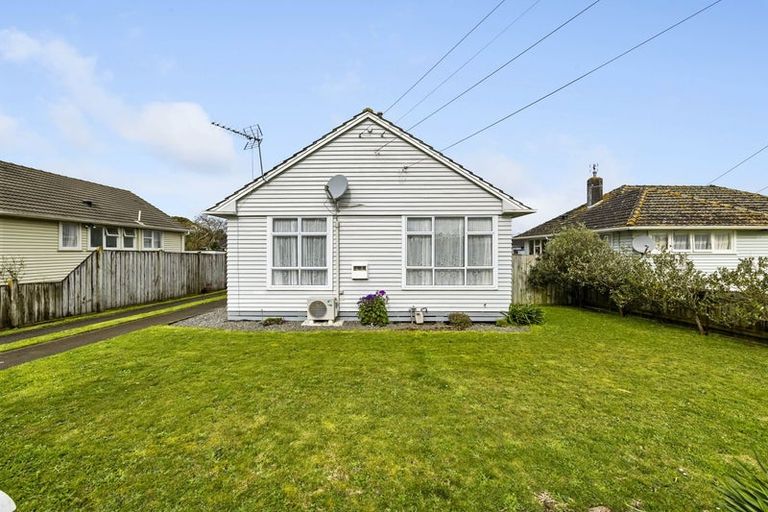 Photo of property in 67 Fairfield Road, Hawera, 4610