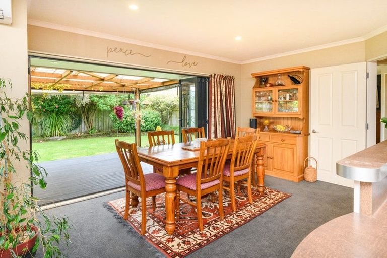 Photo of property in 54 Roberts Line, Kelvin Grove, Palmerston North, 4414