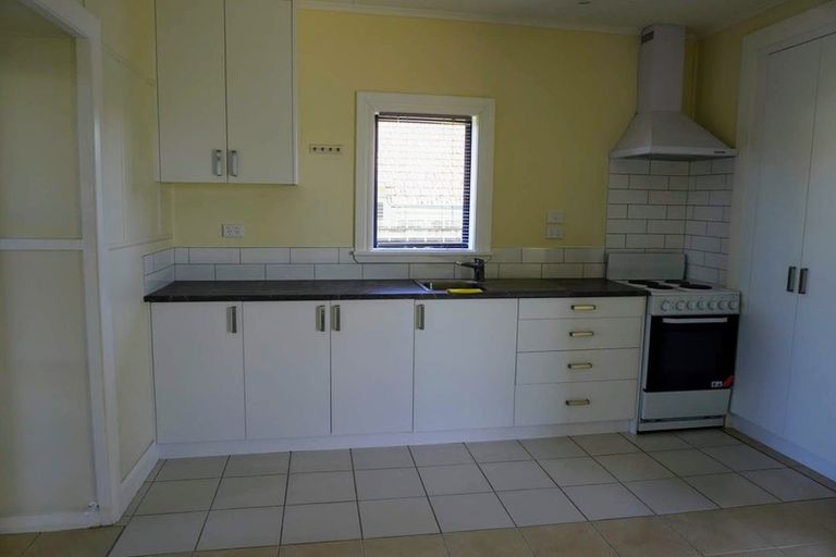 Photo of property in 18 Swiss Avenue, Gonville, Whanganui, 4501